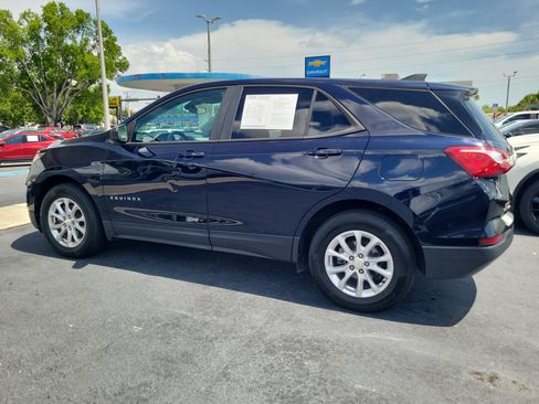 Used 2020 Chevrolet Equinox LS w/ LS Convenience Package AWD/4WD image 3