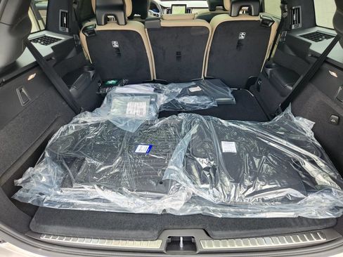 New 2026 Volvo XC90 T8 Ultra w/ Lounge Package AWD/4WD image 14