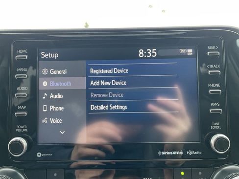Used 2021 Toyota Highlander XLE AWD/4WD image 18