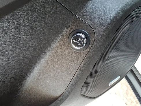 Used 2021 GMC Acadia AT4 w/ Preferred Package image 17