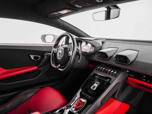 Used 2021 Lamborghini Huracan EVO RWD image 26