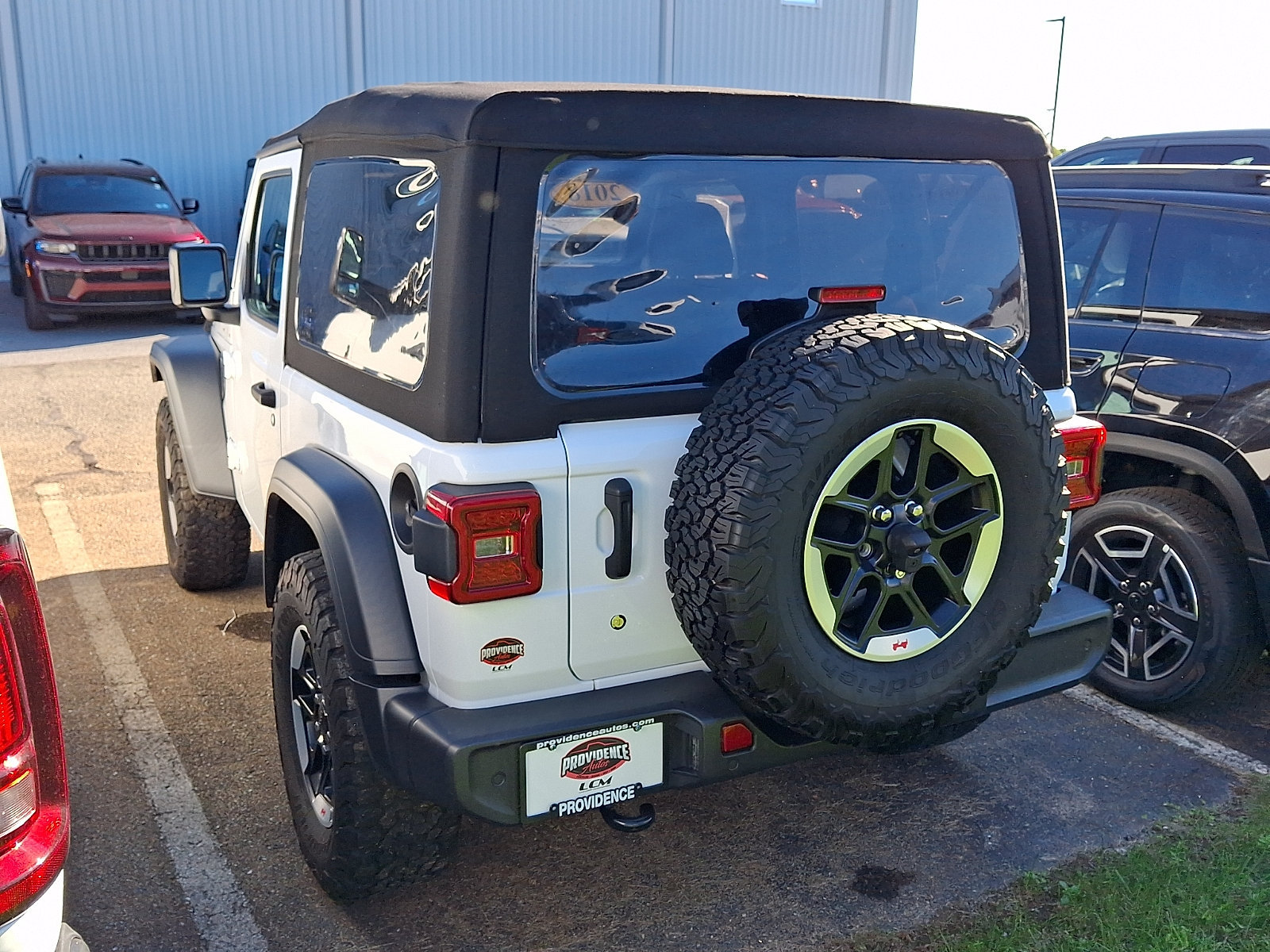 Used 2018 Jeep Wrangler Sport AWD/4WD image 3
