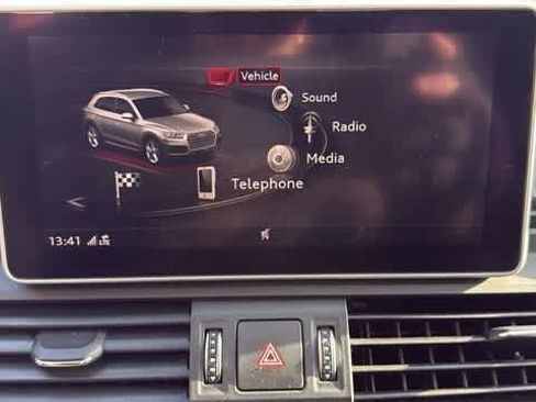 Used 2019 Audi Q5 Prestige w/ Prestige Package image 19