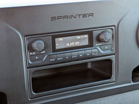 Used 2020 Mercedes-Benz Sprinter 2500 image 23