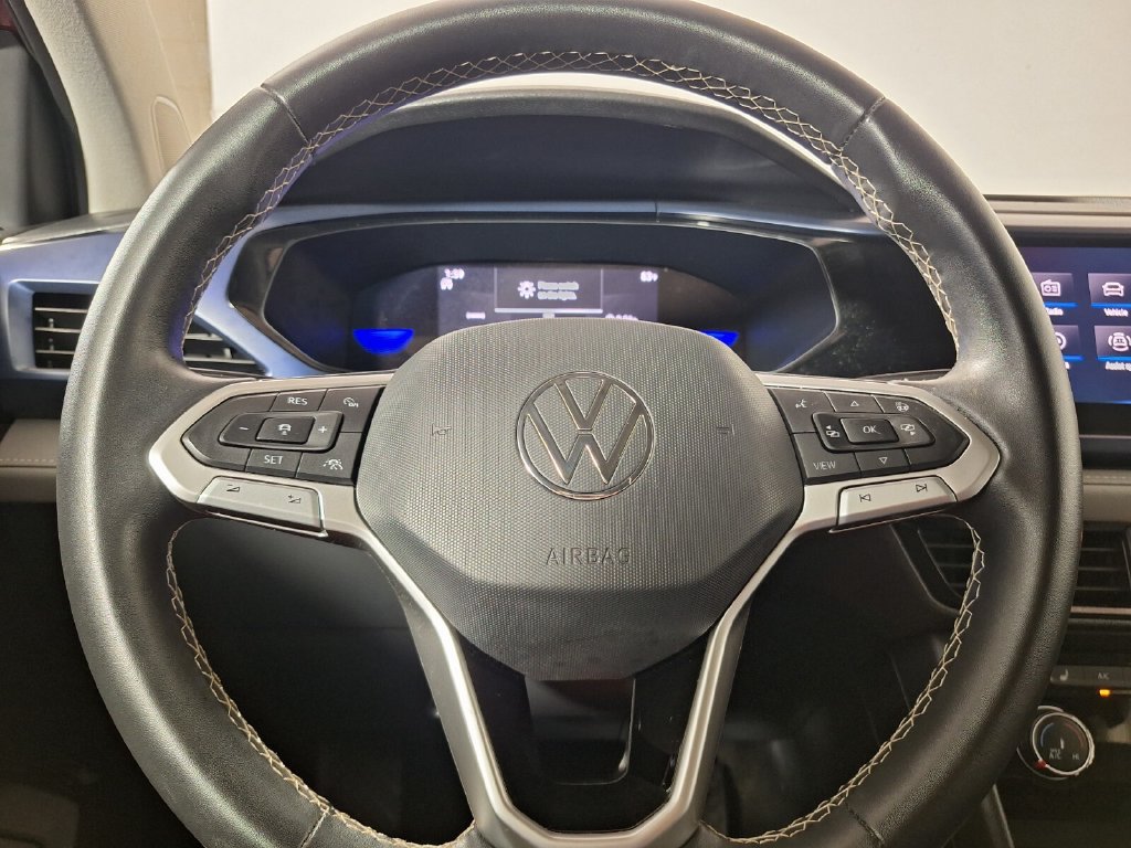 Used 2023 Volkswagen Taos SE FWD image 16