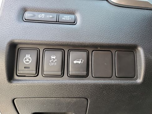 Used 2018 Nissan Murano Platinum w/ Cargo Package FWD image 31