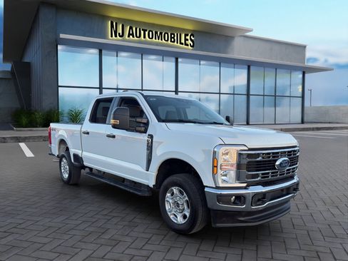 Used 2025 Ford F250 XLT image 1