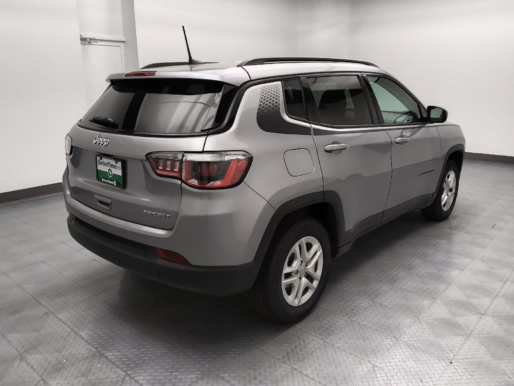Used 2018 Jeep Compass Sport w/ Tech Group FWD image 9