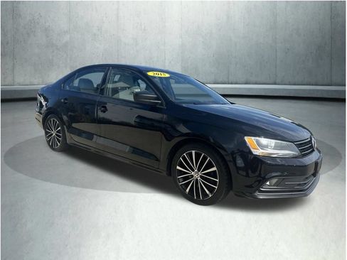 Used 2015 Volkswagen Jetta Sport FWD image 8