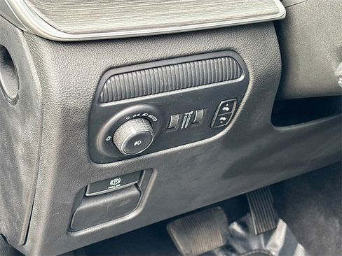 Used 2024 Jeep Wagoneer Series III image 10