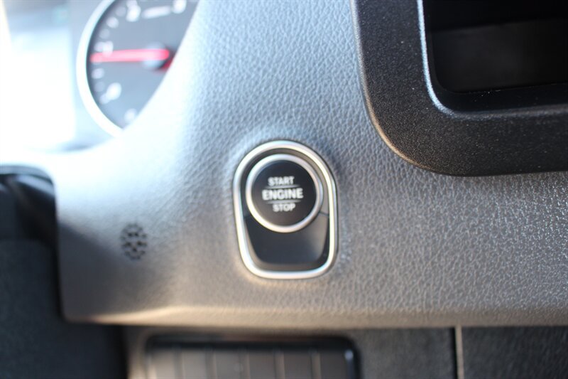 Used 2025 Mercedes-Benz Sprinter 2500 image 33