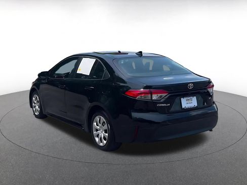 Used 2025 Toyota Corolla LE FWD image 10