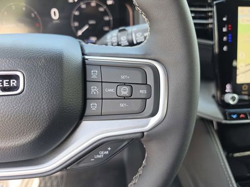 New 2026 Jeep Grand Wagoneer Limited AWD/4WD image 31