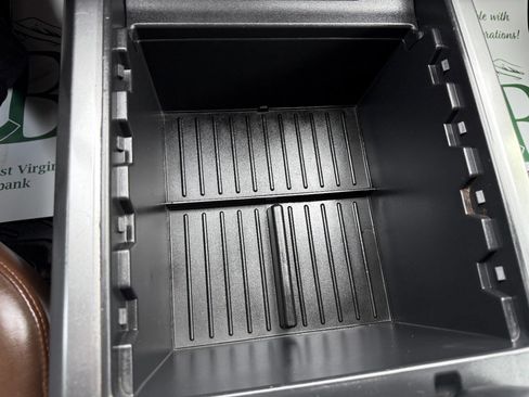 Used 2016 Nissan Titan Platinum Reserve image 33