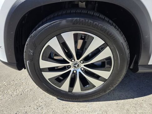 Used 2025 Mercedes-Benz GLE 450e 4MATIC image 8