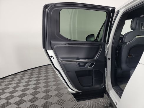 Used 2022 Rivian R1T Launch Edition image 17