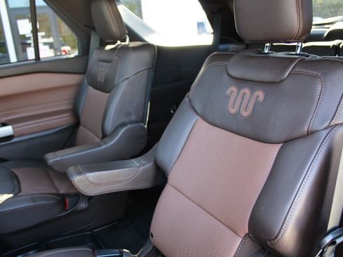 Used 2021 Ford Explorer King Ranch w/ Premium Technology Package image 25