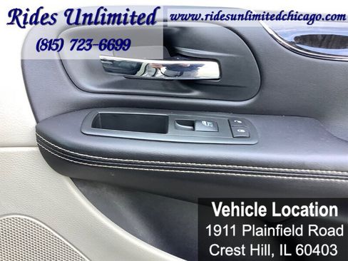 Used 2012 Chrysler Town & Country Touring-L w/ Entertainment Group #2 image 37