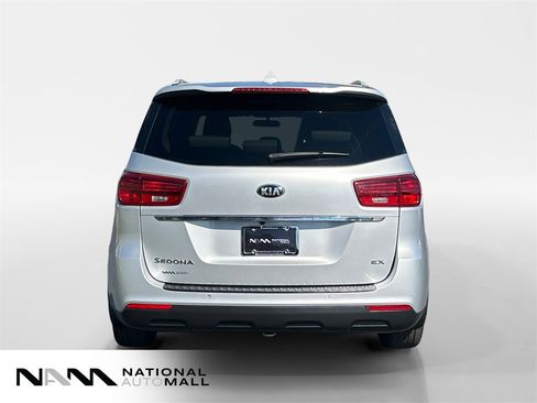 Used 2020 Kia Sedona EX image 4