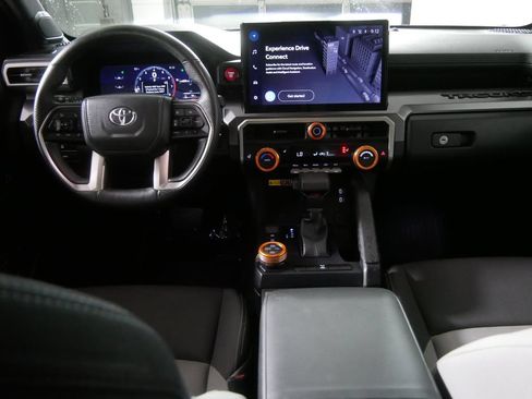 Used 2025 Toyota Tacoma TRD Off-Road w/ TRD Off Road Upgrade Package AWD/4WD image 21