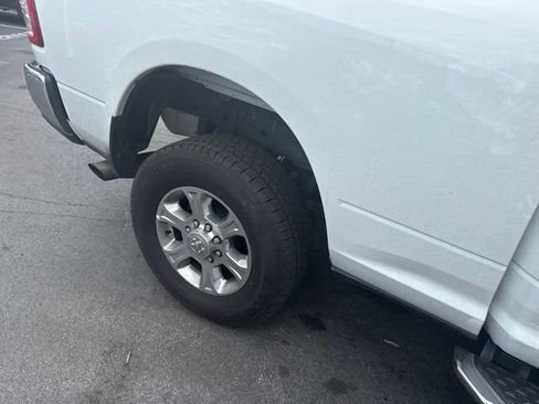 Used 2024 RAM 2500 Big Horn AWD/4WD image 3