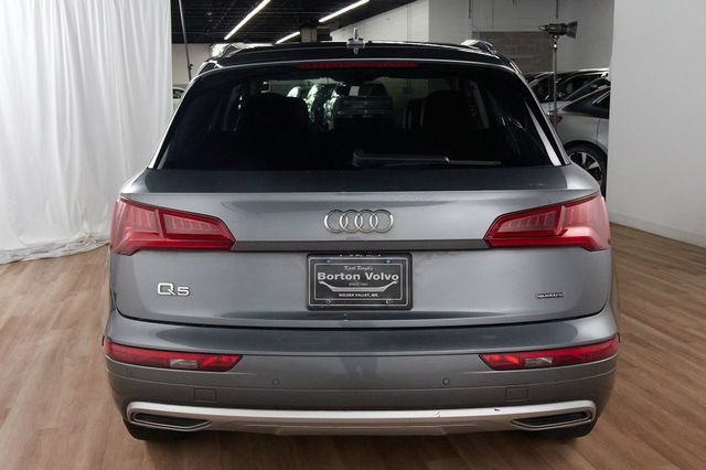 Used 2020 Audi Q5 2.0T Premium w/ Convenience Package AWD/4WD image 4