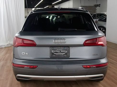 Used 2020 Audi Q5 2.0T Premium w/ Convenience Package AWD/4WD image 4