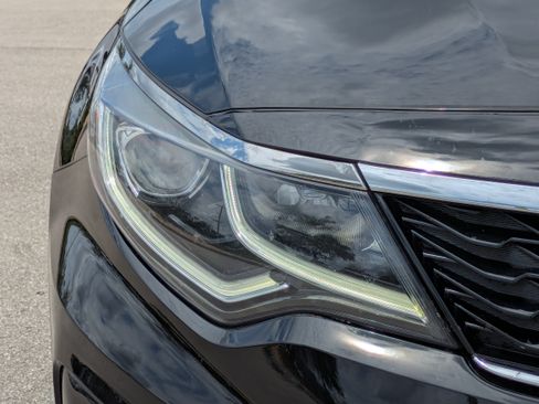 Used 2020 Kia Optima SE FWD image 10