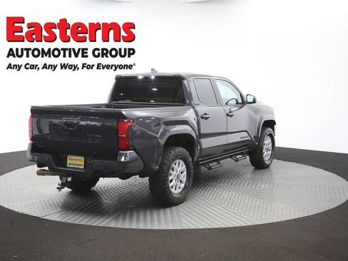Used 2025 Toyota Tacoma SR5 AWD/4WD image 40