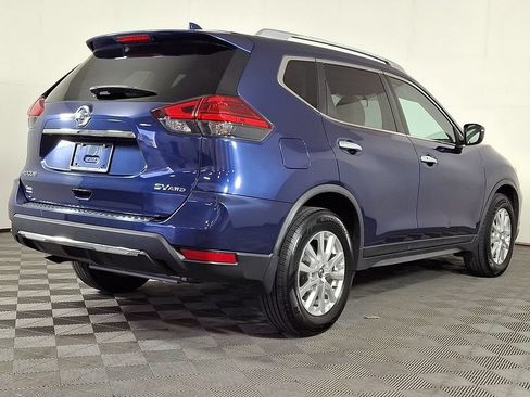 Used 2017 Nissan Rogue SV AWD/4WD image 9