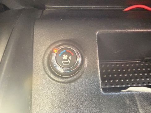 Used 2017 Nissan Titan Platinum Reserve image 25