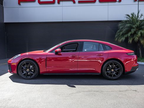 Certified 2025 Porsche Panamera 4 AWD/4WD image 2