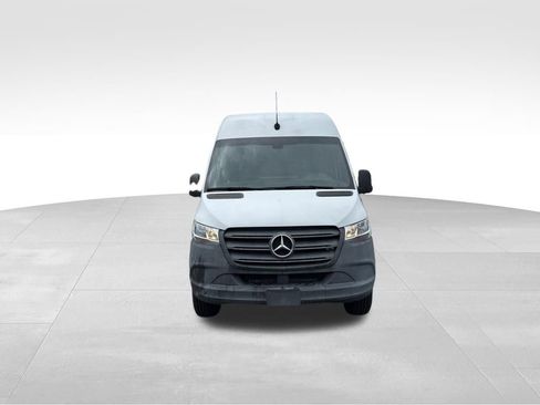 Used 2021 Mercedes-Benz Sprinter 2500 image 2