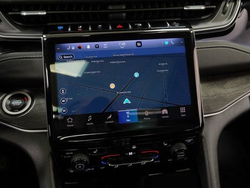 Used 2022 Jeep Grand Cherokee Limited 4xe image 31