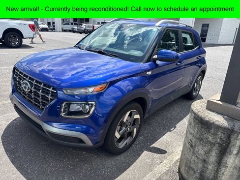 Used 2023 Hyundai Venue SEL w/ Cargo Package FWD image 1