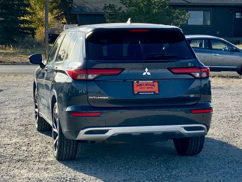 Used 2024 Mitsubishi Outlander SE image 4