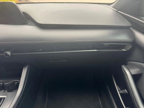 Used 2022 MAZDA MAZDA3 s image 21