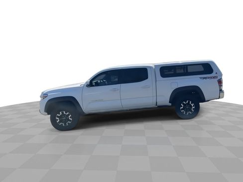 Used 2021 Toyota Tacoma TRD Off-Road AWD/4WD image 5