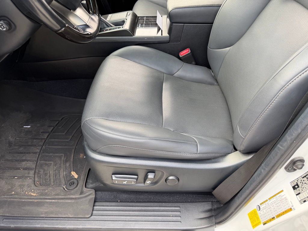 Used 2022 Lexus GX 460 Premium w/ Premium Package AWD/4WD image 24