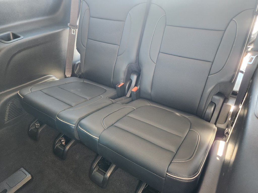 Used 2023 GMC Acadia Denali w/ Denali Technology Package AWD/4WD image 19