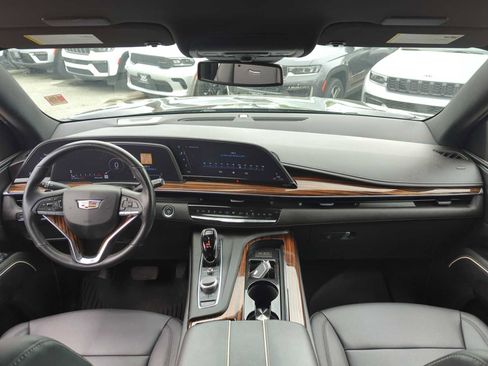 Used 2022 Cadillac Escalade Luxury AWD/4WD image 30
