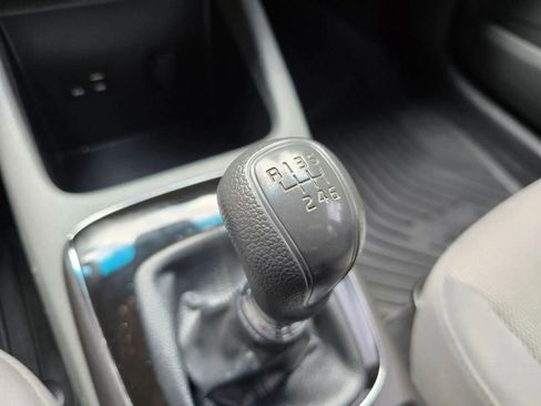 Used 2017 Kia Forte LX image 28