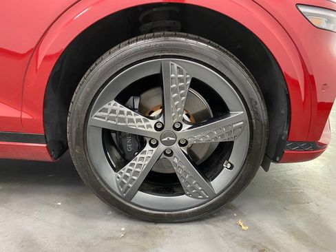 Used 2023 Genesis GV70 2.5T w/ Sport Prestige Package image 16