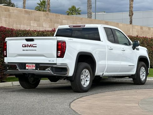 New 2025 GMC Sierra 1500 SLE w/ Preferred Package image 4
