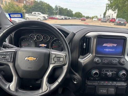 Used 2021 Chevrolet Silverado 1500 LT AWD/4WD image 10