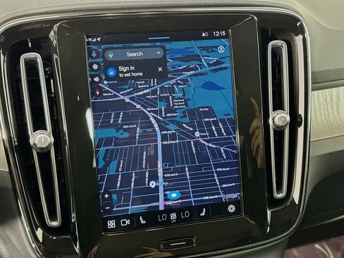 Used 2024 Volvo XC40 B5 Ultimate w/ Protection Package Premier image 17