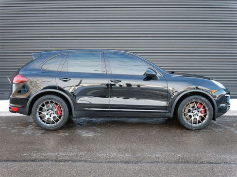 Used 2014 Porsche Cayenne Turbo image 25