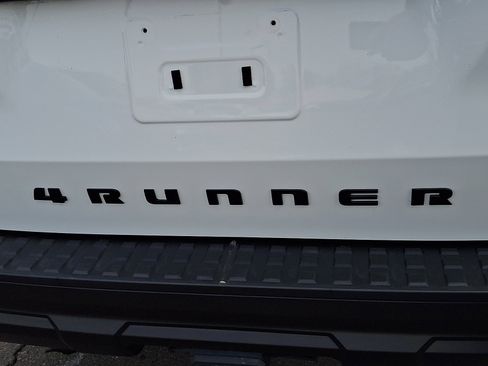 Used 2025 Toyota 4Runner SR5 image 31