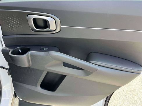 Certified 2026 Kia Sorento LX FWD image 9
