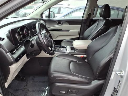 Used 2022 Kia Carnival LX image 13